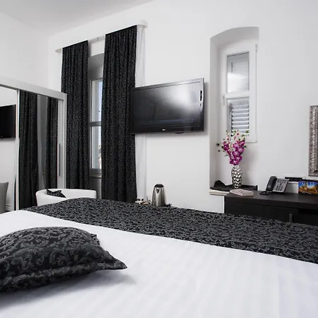 Sleep Split Guest house 4*