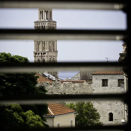 Sleep Split Guest house