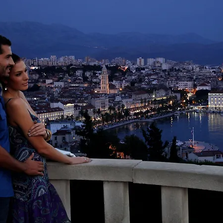 Guest house Sleep Split Split