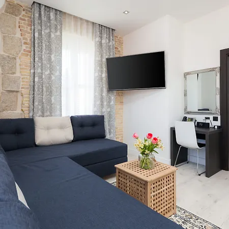 Sleep Split Guest house 4*