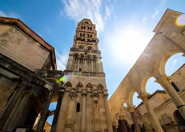 슬립 스플릿 게스트하우스 4*