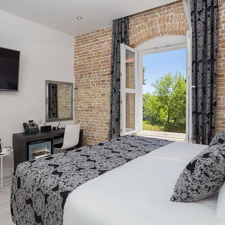 Sleep Split 4* Split